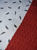 Luiermandje klein - 22 x 18 cm - roestbruin - voering van witte katoen met zwarte veertjesmotief