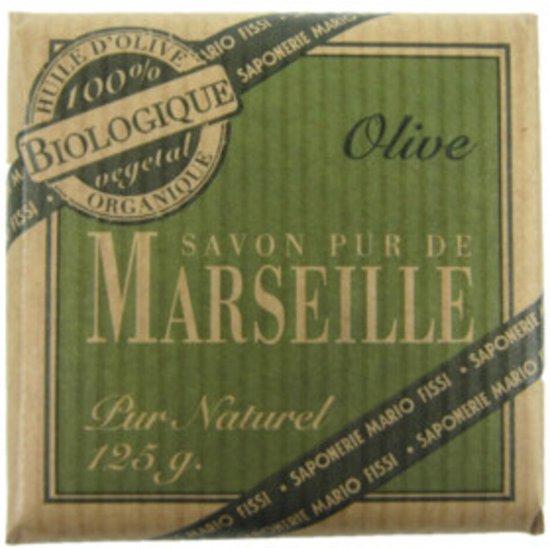 Bruine papieren verpakking met groen label voor 'Savon Pur de Marseille Olive', 100% biologisch.