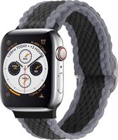 Strap-it Gevlochten / Geweven bandje - Geschikt voor Apple Watch Series 1/2/3/4/5/6/7/8/9/SE/Ultra - Zwart/grijs - Braided verstelbaar iWatch bandje maat 42 mm 44 mm 45 mm 49 mm