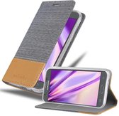 Cadorabo Hoesje voor Samsung Galaxy J3 2017 in LICHTGRIJS BRUIN - Beschermhoes met magnetische sluiting, standfunctie en kaartvakje Book Case Cover Etui