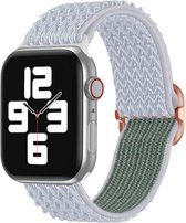 iMoshion Bandje Geschikt voor Apple Watch Bandje Series 1 / 2 / 3 / 4 / 5 / 6 / 7 / 8 / 9 / SE - 38 / 40 / 41 mm - iMoshion Elastisch nylon band - Lichtgrijs