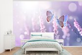 Behang - Fotobehang Vlinder - Lavendel - Bloemen - Paars - Breedte 405 cm x hoogte 260 cm