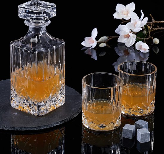 Whisiskey - Carafe Whisky – Diamant – 900 ml - Coffret Whisky Cadeau Homme - Set Whiskey Luxueux – Cadeau Noel - Avec Bec Verseur & 4x Pierre à Whisky – Carafe Wisky