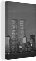 Canvas Schilderij World Trade Center - Avond - Zwart - Wit - 80x120 cm - Wanddecoratie