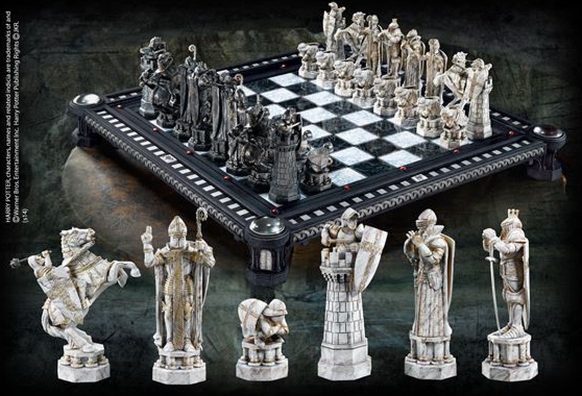 The Noble Collection - Wizard Chess Set | NerdUP Collectibles