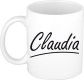 Claudia naam cadeau mok / beker sierlijke letters - Cadeau collega/ moederdag/ verjaardag of persoonlijke voornaam mok werknemers