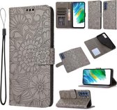 Voor Samsung Galaxy S21 FE Huid Voelen Reliëf Zonnebloem Horizontale Flip Lederen Case met Houder & Kaartsleuven & Portemonnee & Lanyard (Grijs)