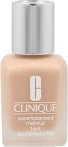 Vloeibare Foundation Superbalanced Clinique 28 (20 ml)
