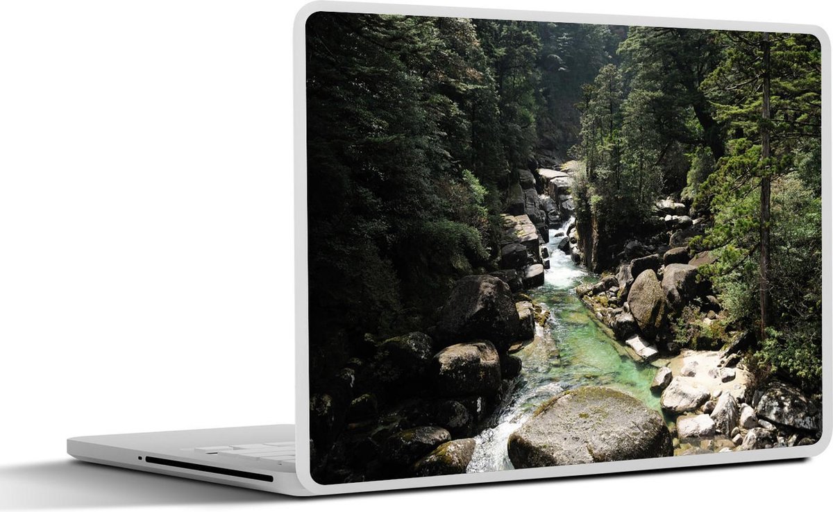 Afbeelding van product SleevesAndCases  Laptop sticker - 13.3 inch - Rivier die door bossen van het eiland Yakushima stroomt in Azië