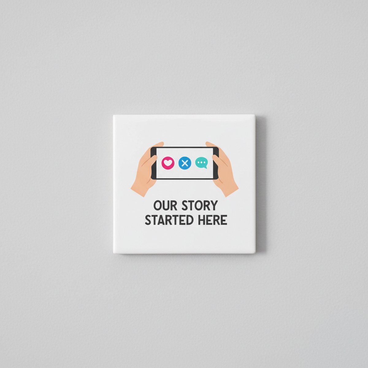 Nevolis “Our Story Started Here” Tegel – Romantische 15×15 cm Keramische Koppel Cadeau & Liefdesverhaal Wanddecoratie Multi Color