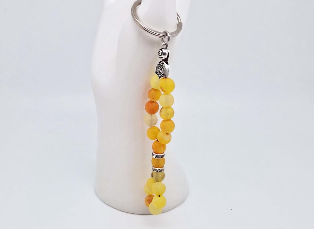 Handgemaakte Herinnering Sleutelhanger van natuursteen "Oranje Frosted Agaat" en metaal - diameter kralen 8mm - Aantal stenen 19 - Een mooi cadeau-idee en een bijzonder aandenken