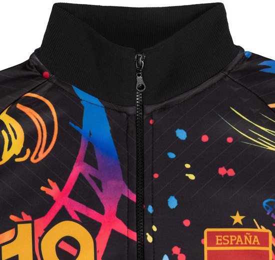 Sluiting van een zwarte trainingsjas met neonkleurige gaming-print, Spanje-logo en kraag.