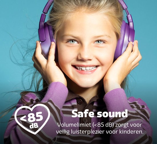 Meisje met paarse koptelefoon en kleding, met tekst 'Safe sound'.