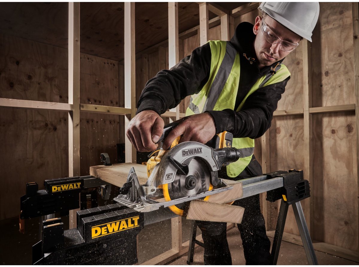 DeWALT DCS565N: 18V accu cirkelzaag 165mm met borstelloze motor thumbnail 3