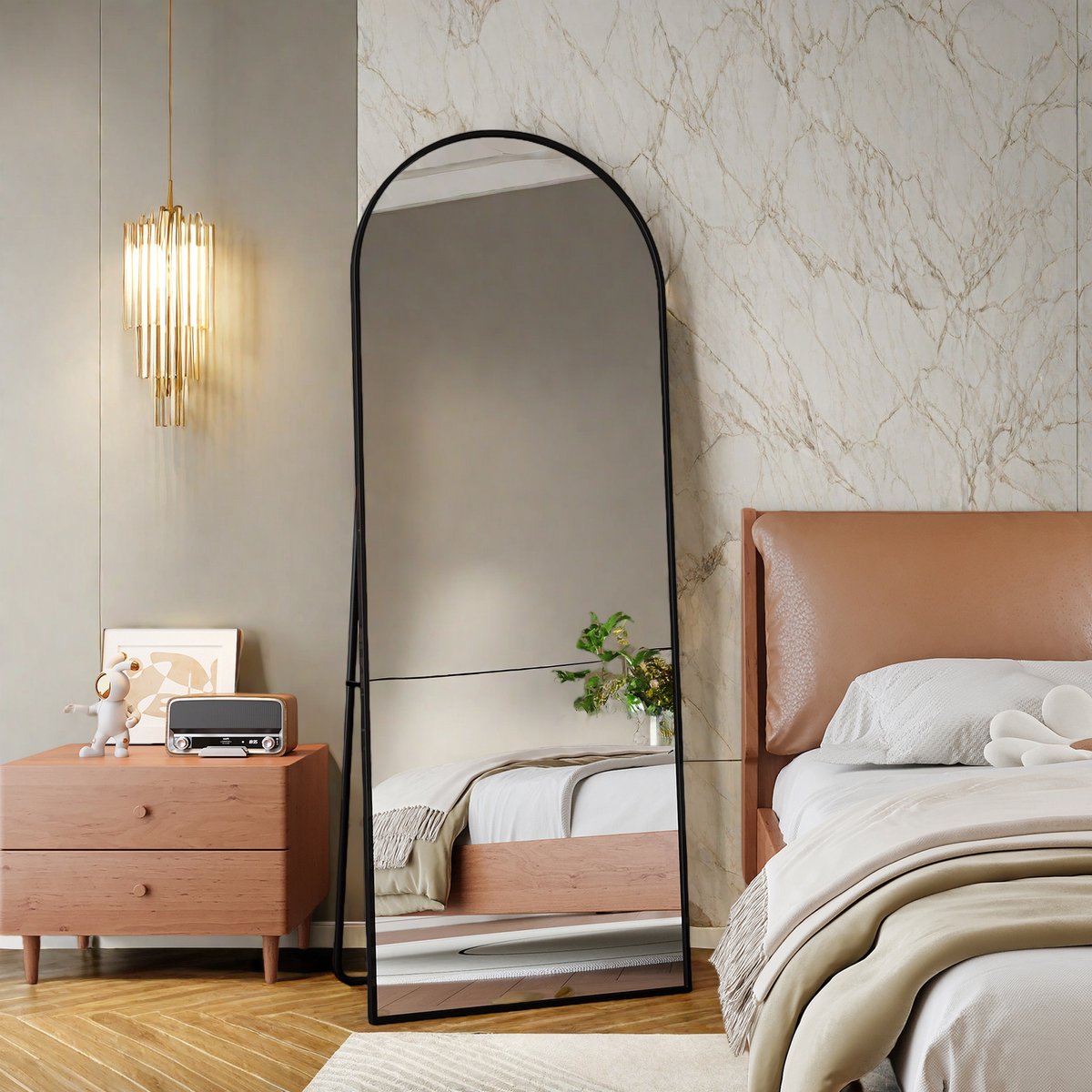 Volledige lengte spiegel 162x53 cm – Gebogen vorm – Gehard glas – Zwart aluminium frame – Staande make-up spiegel
