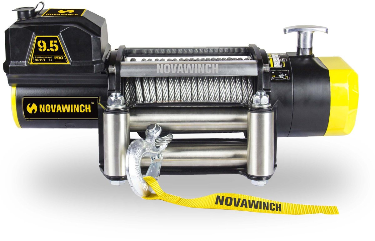 NovaWinch PRO 9500 - Sterke Elektrische lier 24V - 4309 kg trekkracht - Met 26 mtr staalkabel met haak en veiligheidsklep - Incl. 4m kabelafstandbediening