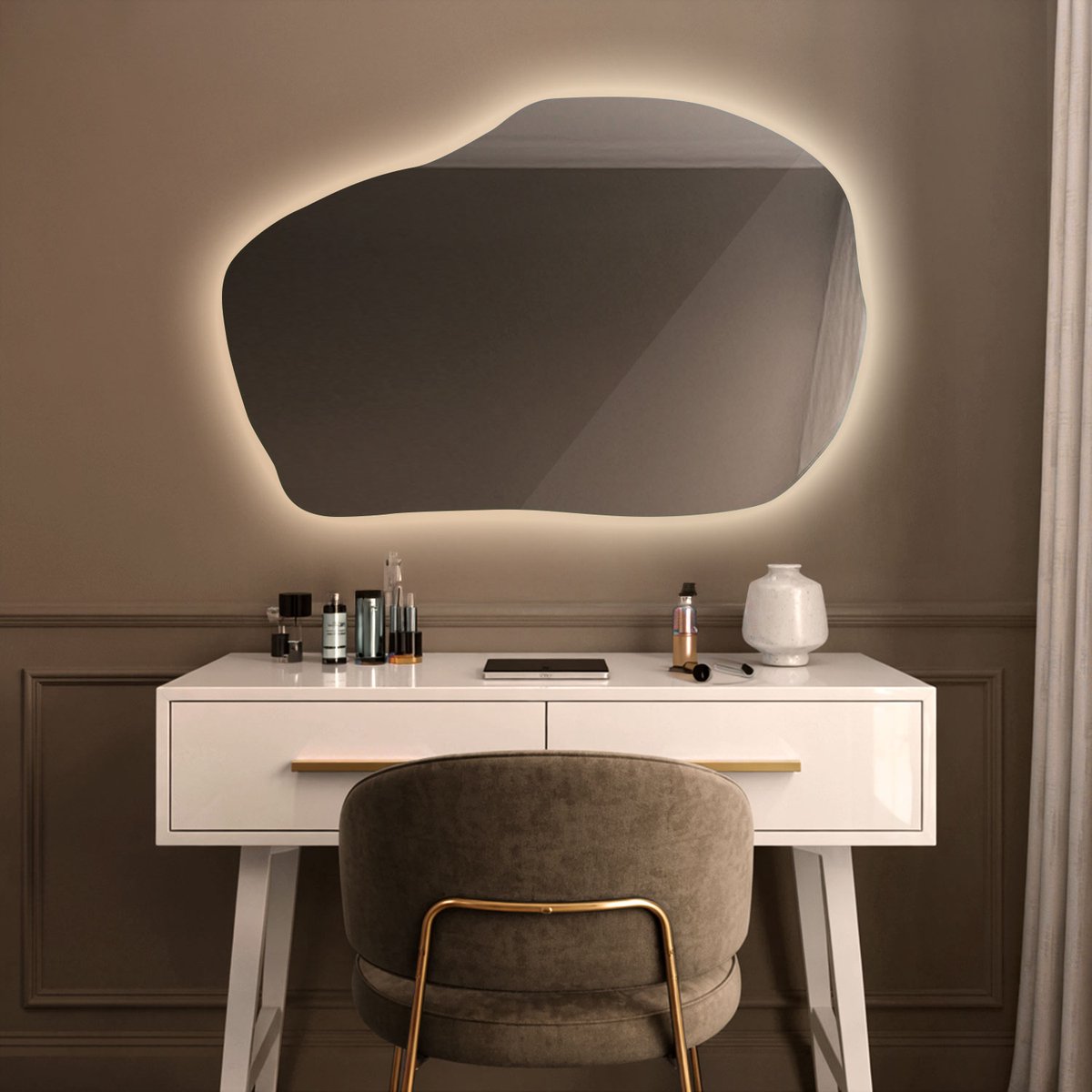 Coloray Spiegel LED - Grote Organische Spiegel Woonkamer LED - 100 cm x 65 cm - LED Spiegel Organische Vorm - Wandspiegel Slaapkamer Organisch LED - Warm Licht - Organisch Gevormde LED Spiegel - Scandinavisch LED Spiegel