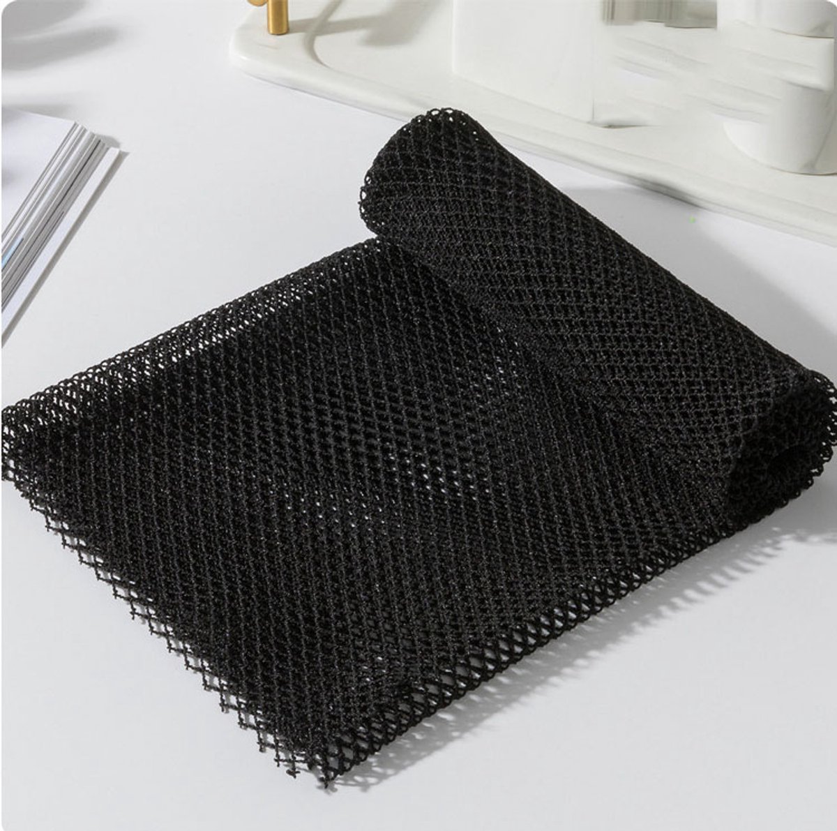 Douchespons van mesh met ophanglus - Lange exfoliërende douchespons - Geschikt voor lichaam en rug - Perfect voor dagelijks gebruik onder de douche - Zeer elastische mesh saunahanddoek