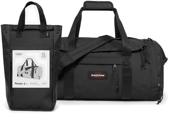 Zwarte Eastpak Reader S+ reistas met een bijpassende draagtas.