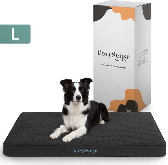 Border collie couché sur un lit orthopédique noir pour chien, à côté d'une boîte avec le texte 'CozySense' et 'Le meilleur coussin pour chien jamais.'.
