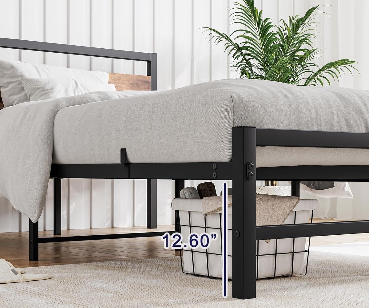 Modern Metalen Bedframe 120x200 cm met Houten Hoofdeinde – Robuust Platformbed met Lattenbodem, 27 cm Opbergruimte Onderbed, Stijlvol Industrieel Tweepersoonsbed/Jeugdbed/Logeerbed – Zwart