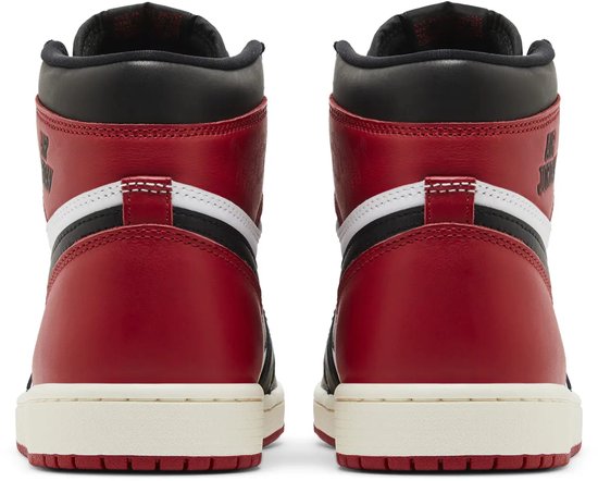 Air Jordan 1 Retro High OG « Black Toe Reimagined » taille 38