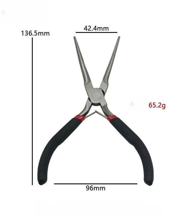 Puntige tang met zwarte handgrepen en rode accenten. Afmetingen 136,5 mm lengte, 96 mm breedte, 42,4 mm bekbreedte, 65,2 g gewicht.
