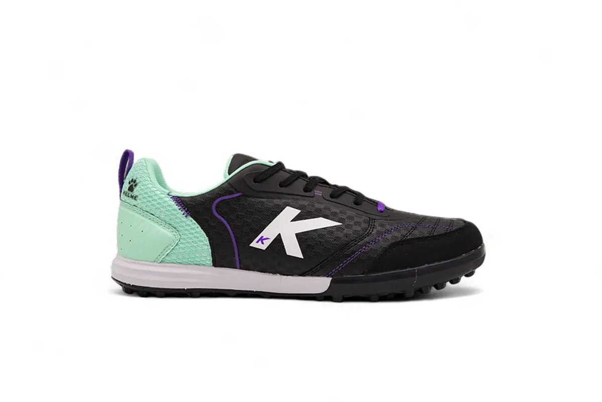 KELME Goleiro TF voetbalschoenen in zwart met groene en paarse accenten, ontworpen voor keepers, EU 45.