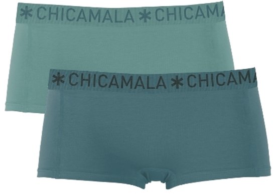 Twee turquoise boxershorts met CHICAMALA band, één voor de ander.