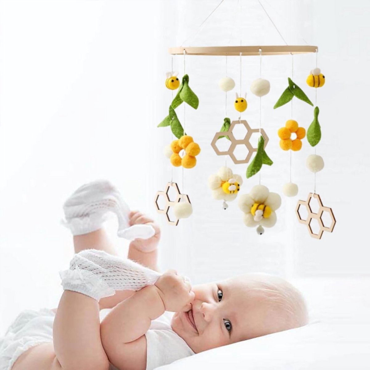 Mobiel Baby Windspel met Vilten Ballen voor Kinderkamer en Babybed