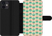 Bookcase Geschikt voor iPhone 12 telefoonhoesje - Retro - Bloemen - Design - Groen - Oranje - Met vakjes - Wallet case met magneetsluiting