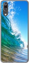 Geschikt voor Huawei P20 hoesje - Een close-up van een golf die breekt voor de kust van Hawaii - Siliconen Telefoonhoesje