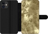 Bookcase Geschikt voor iPhone 11 telefoonhoesje - Goud - Glitter - Structuur - Met vakjes - Wallet case met magneetsluiting