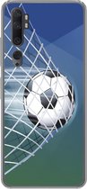 Geschikt voor Xiaomi Mi Note 10 hoesje - Een illustratie van een voetbal in het net -Jongens - Meisjes - Kinderen - Siliconen Telefoonhoesje