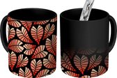 Magische Mok - Foto op Warmte Mokken - Koffiemok - Patroon - Bladeren - Rood - Magic Mok - Beker - 350 ML - Theemok