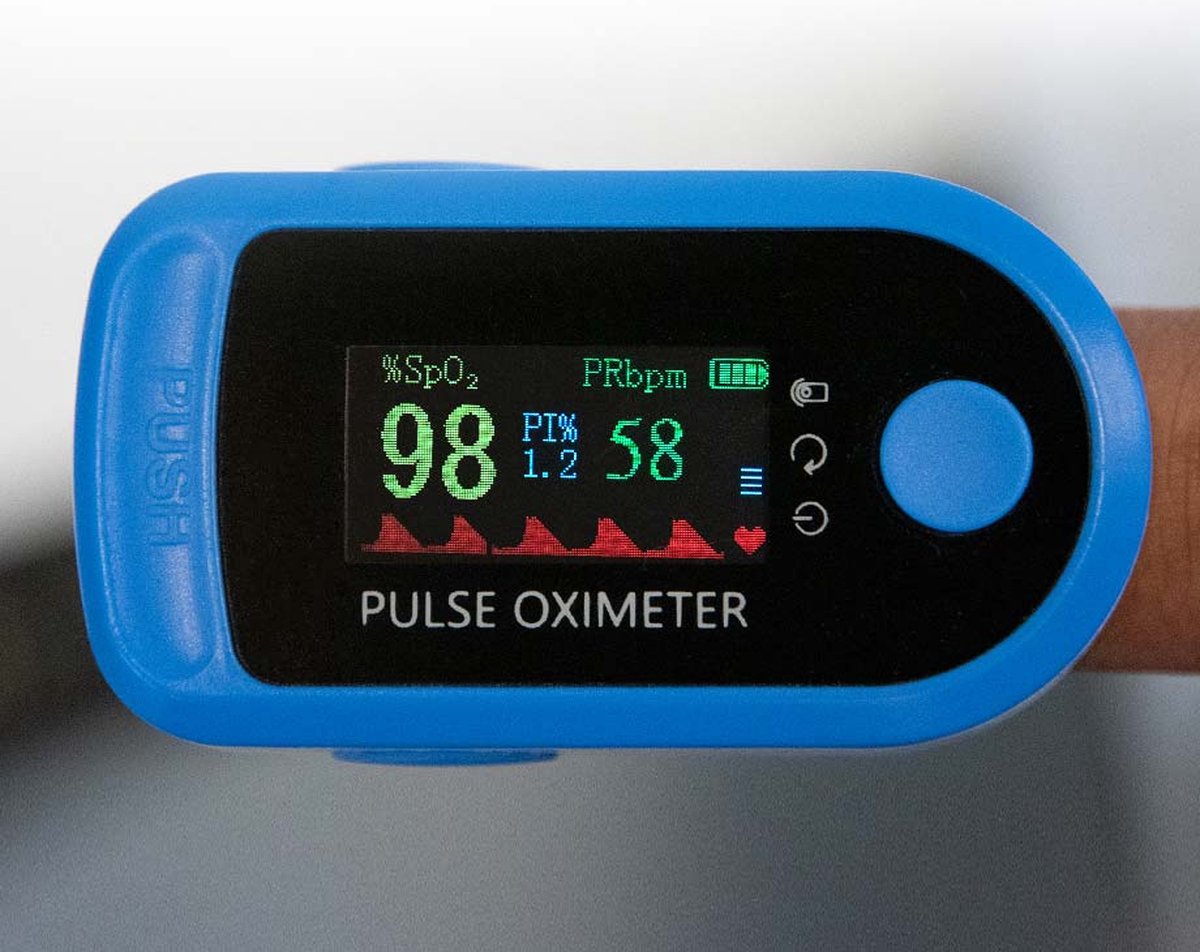 URBANKR8 - Pulse Oximeter - Meet Snel Je Hartslag En Zuurstofgehalte In