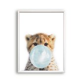 Schilderij  Jungle cheeta met blauwe kauwgom - Jungle dieren / Kauwgombel / 50x40cm
