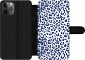 Bookcase Geschikt voor iPhone 11 Pro telefoonhoesje - Panterprint - Blauw - Abstract - Met vakjes - Wallet case met magneetsluiting