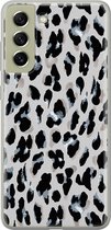 Leuke Telefoonhoesjes - Hoesje geschikt voor Samsung Galaxy S21 FE - Luipaard grijs - Soft case - TPU - Luipaardprint - Grijs