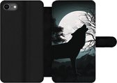 Bookcase Geschikt voor iPhone 7 telefoonhoesje - Wolf - Silhouet - Maan - Met vakjes - Wallet case met magneetsluiting