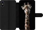Bookcase Geschikt voor iPhone X telefoonhoesje - Giraffe - Bril - Zwart - Met vakjes - Wallet case met magneetsluiting