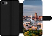 Bookcase Geschikt voor iPhone 7 telefoonhoesje - Rotterdam - Skyline - Boom - Met vakjes - Wallet case met magneetsluiting