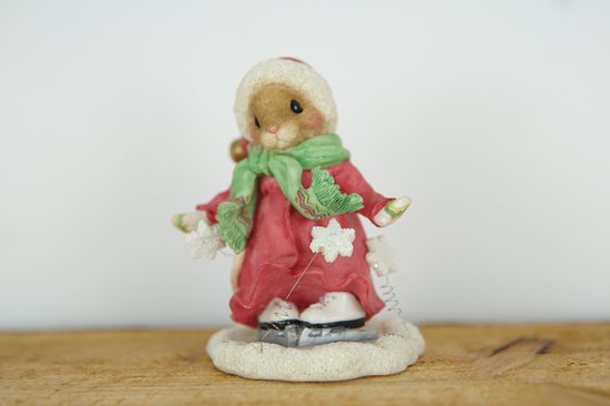 Enesco Priscilla's Mouse Tales - Beeldje Muis - Collectie item - Verzamelaar - Uniek - Kerst Muis