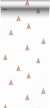 ESTAhome behang grafische driehoekjes wit en licht terracotta - 139351 - 0.53 x 10.05 m