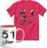 51 Jaar Vrolijke Verjaadag T-shirt met mok giftset Roze | Verjaardag cadeau pakket set | Grappig feest shirt Heren – Dames – Unisex kleding | Koffie en thee mok | Maat L