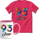 93 Jaar Vrolijke Verjaadag T-shirt met mok giftset Roze | Verjaardag cadeau pakket set | Grappig feest shirt Heren – Dames – Unisex kleding | Koffie en thee mok | Maat 3XL