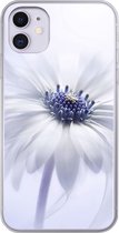 Geschikt voor iPhone 11 hoesje - Bloem - Abstract - Wit - Siliconen Telefoonhoesje