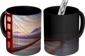 Magische Mok - Foto op Warmte Mok - Kleurrijke zonsondergang boven de Golden Gate Bridge in San Francisco - 350 ML - Uitdeelcadeautjes