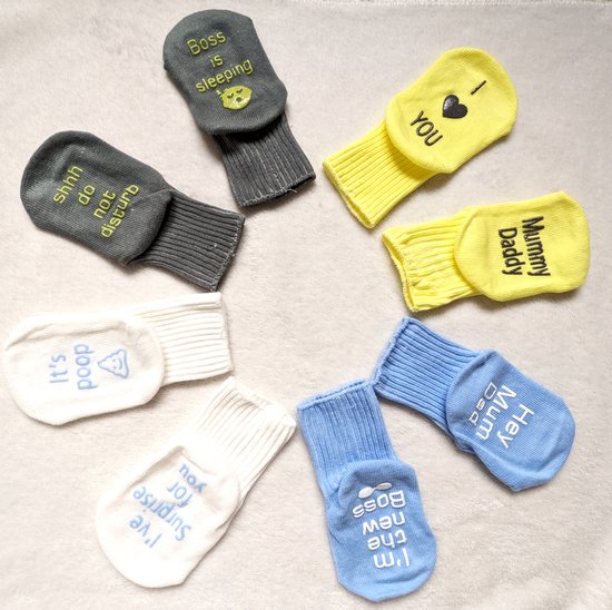 Coffret cadeau avec quatre chaussettes bébé - cadeau de maternité | bol.com
