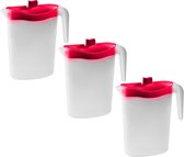 3x Waterkannen/sapkannen met roze deksel 1,5 liter 9 x 21 x 23 cm kunststof - Compact formaat schenkkannen die in de koelkastdeur past - Sapkannen/waterkannen/schenkkannen/limonadekannen